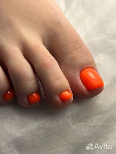 Маникюр-педикюр