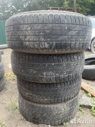 Goodyear Wrangler AT 235/65 R17 104