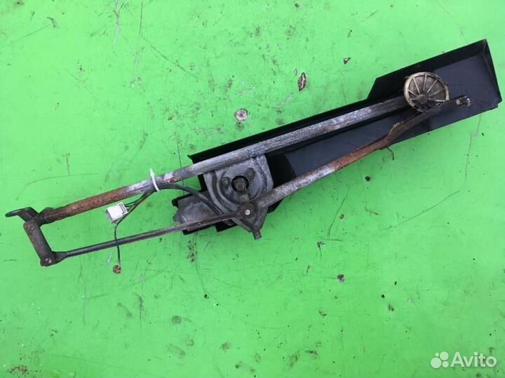 Трапеция стеклоочистителей Вольво 940