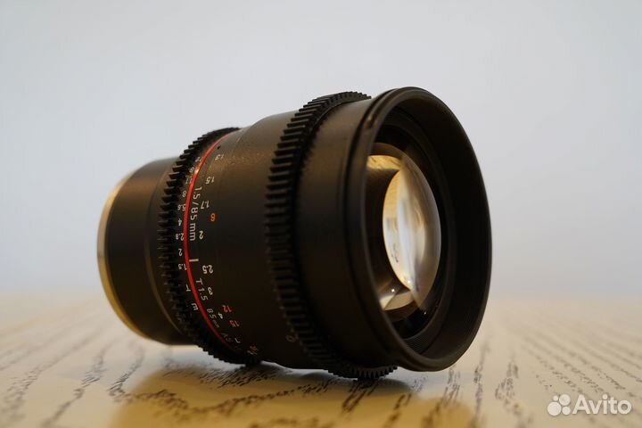 Продаю Samyang vdslr Sony E T1.5 24mm, 35mm, 85mm