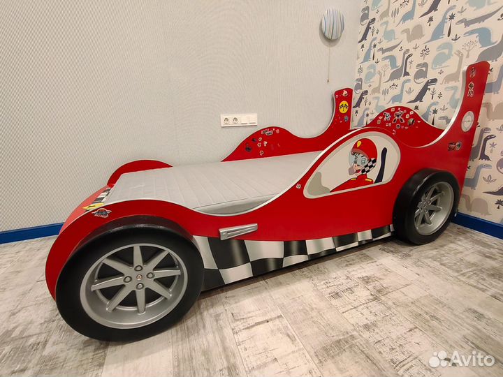 Кровать детская машинка
