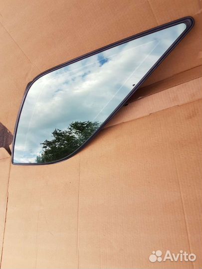 Стекло кузовное заднее правое Lexus RX300