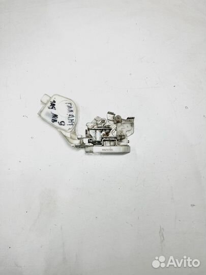 Замок задней левой двери Mitsubishi Galant 9