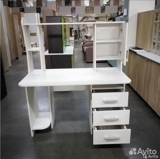 Компьютерный стол, новый