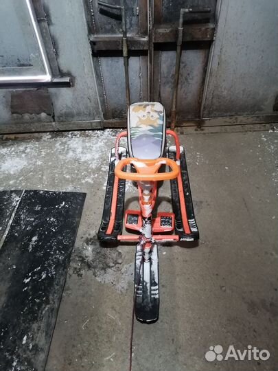 Детский снегокат с ручкой