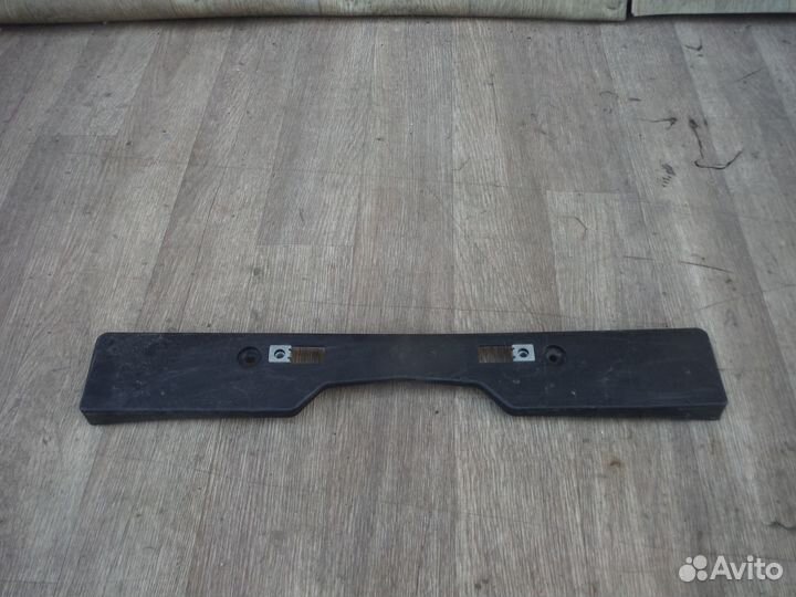 Подиум номерного знака Toyota RAV4 (XA45) 2016