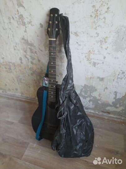 Акустическая гитара