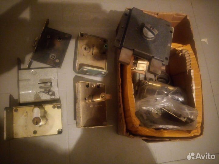 Замок дверной на запчасти