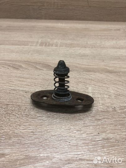 Направляющая капота BMW E36