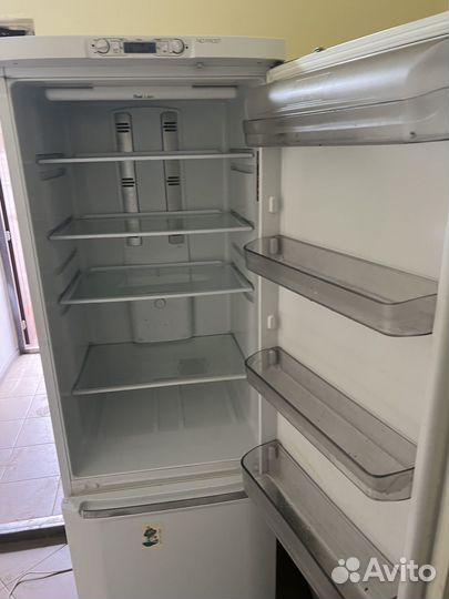 Холодильник hot point