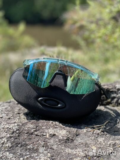 Oakley hydra