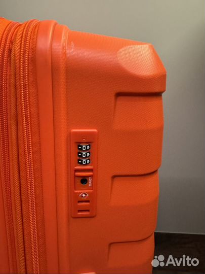 Чемодан на колесах Roncato Italy