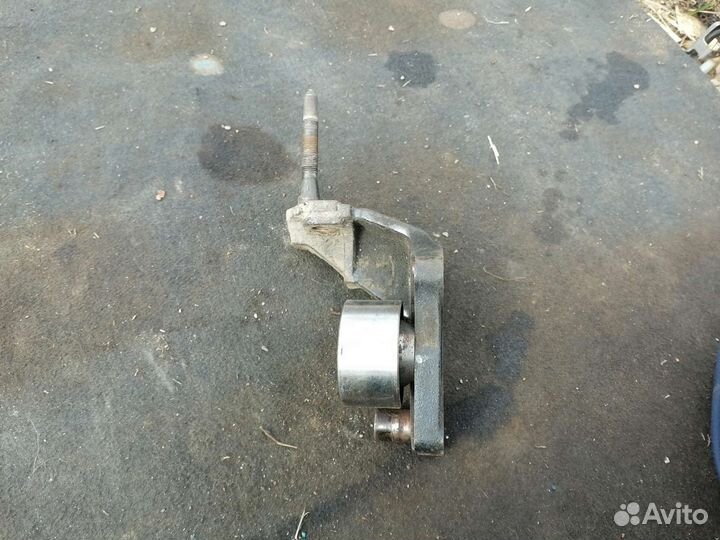 Кронштейн двигателя правый Hyundai sonata 4