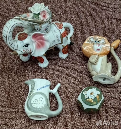 Статуэтка из фарфора