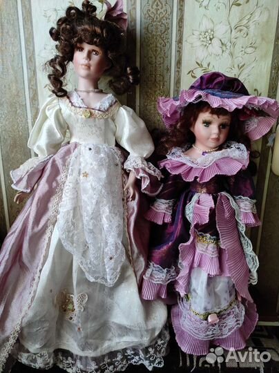 Кукла фарфоровая