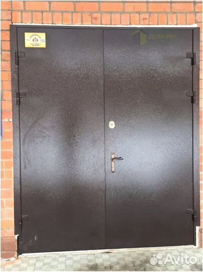 Двери в подъезд