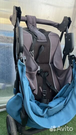 Прогулочная коляска