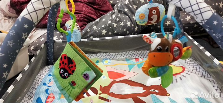 Развивающий коврик, погремушки, игрушки