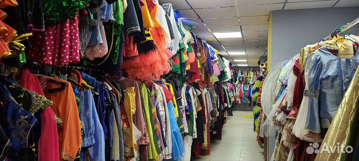 Костюмы карнавальные для взрослых