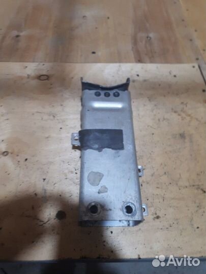 Домик усилителя бампера переднего мерседес 211