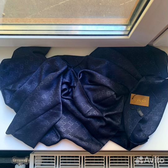 Gucci новый темный синий шелковый платок