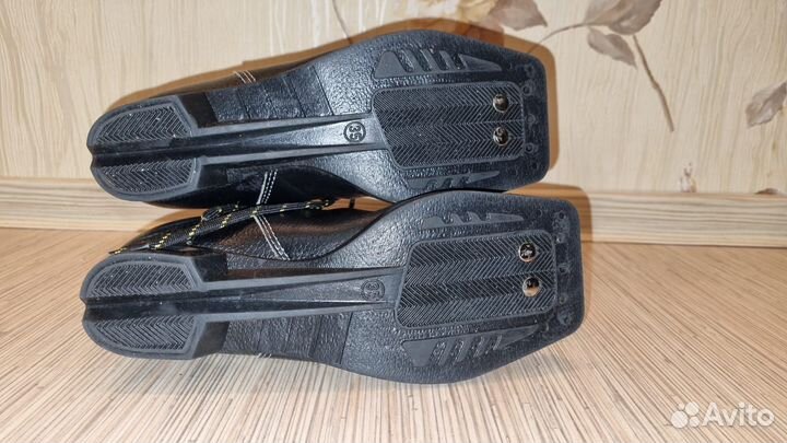 Лыжные ботинки б/у, 35 размер