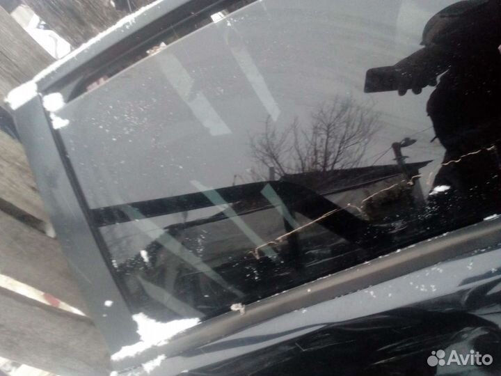 Стекла дверей.Форд фокус.2