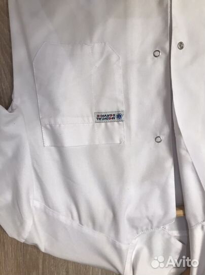 Белый медицинский халат