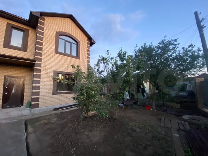 Дом 175 м² на участке 5 сот.