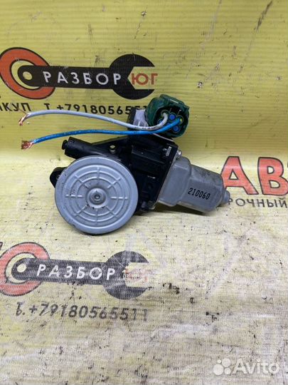 Мотор стеклоподъемника передний правый Nissan