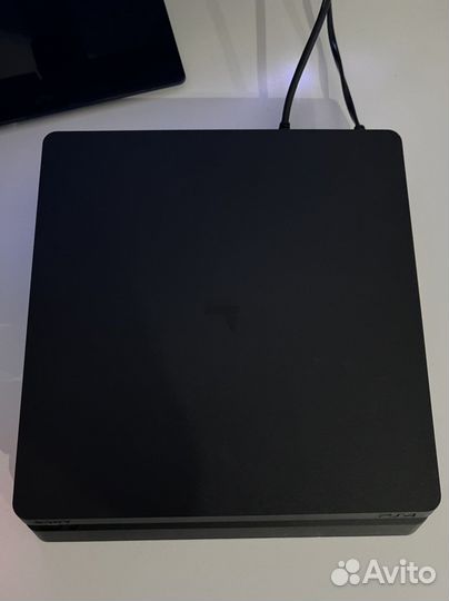 Sony PS4 slim
