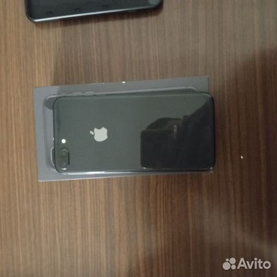 iPhone 8 Plus, 64 ГБ