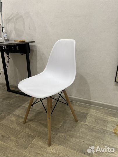 Стул eames икея белый