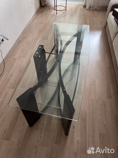 Стеклянная тумба, стол под телевизор