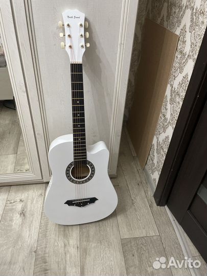 Акустическая гитара