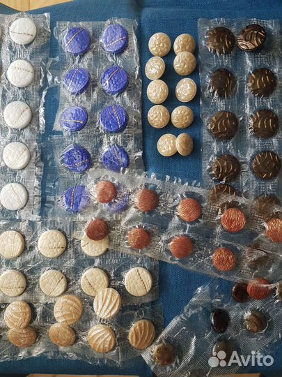 Пуговицы новые