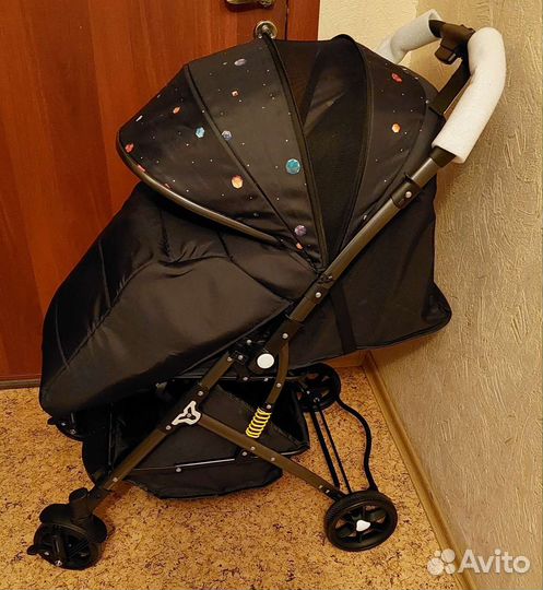 Прогулочная коляска с перекидной ручкой
