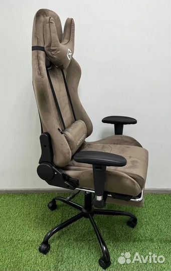 Офисное кресло (геймерское). Кресло для директора