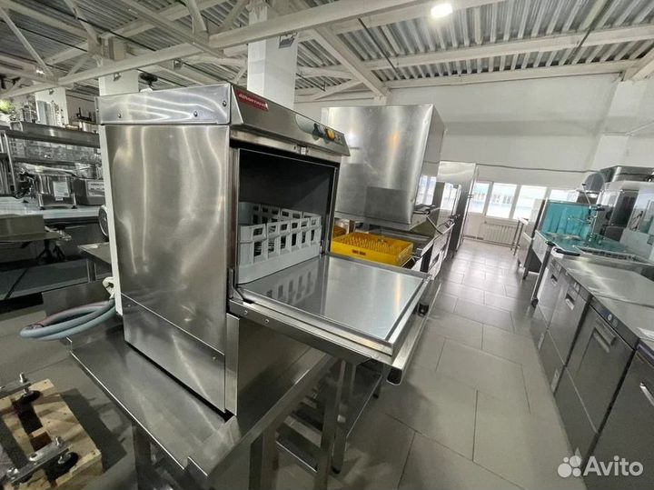 Машина посудомоечная фронтальная Solis PRO 35