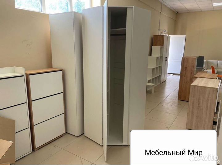 Угловой шкаф