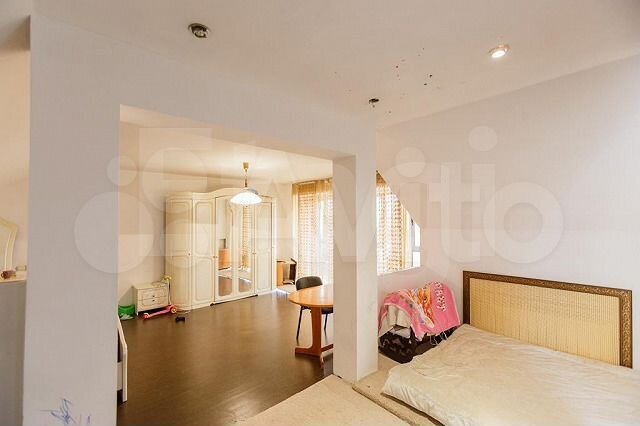 Коттедж 330 м² на участке 4,5 сот.