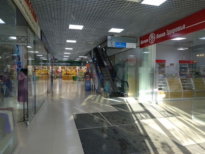 Торговое, 200 м² - 500 м², есть островок