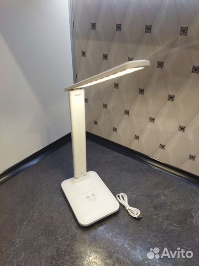 Лампа настольная, беспроводная