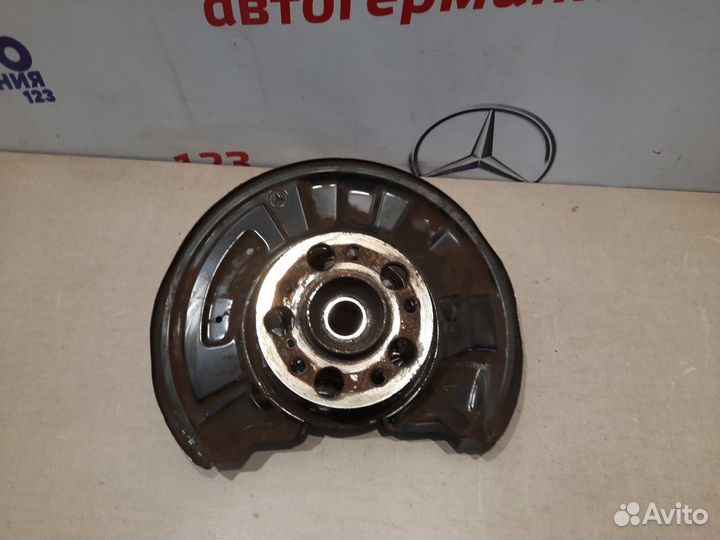 Ступица задняя левая Mercedes E250 C207 271.860