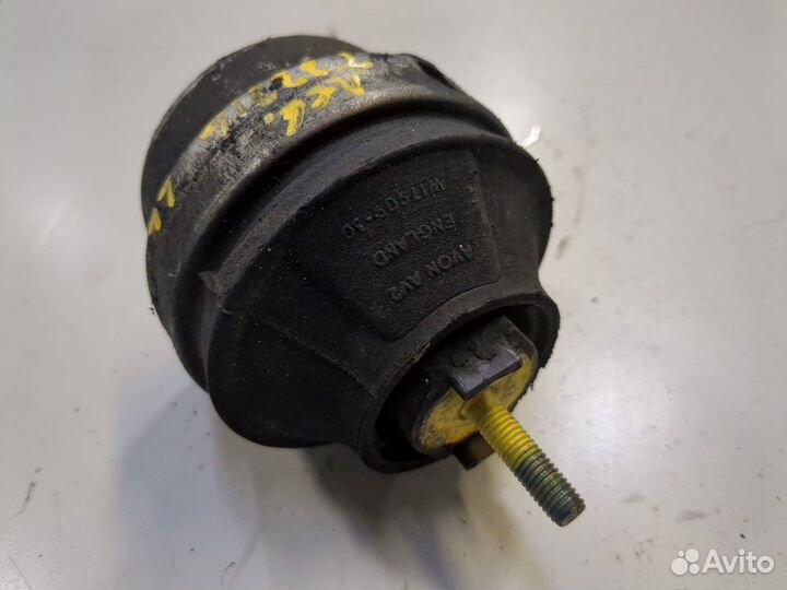 Подушка крепления двигателя Volkswagen Passat 5, 2