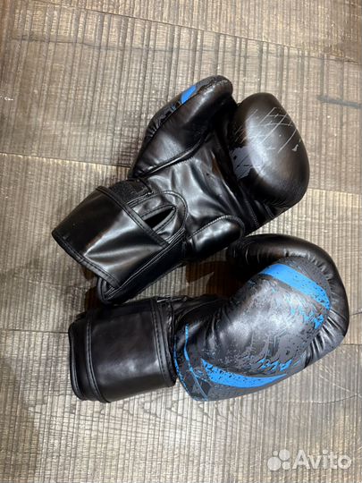 Боксерские перчатки 16 oz Demix