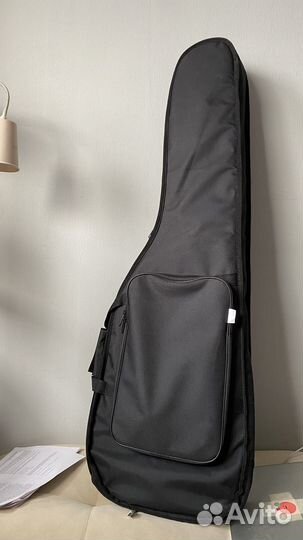 Плотный чехол для бас-гитары
