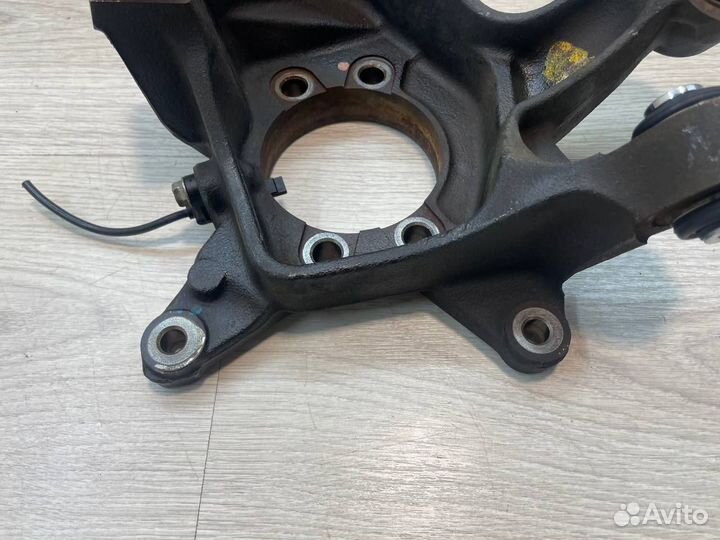 Цапфа задняя левая Subaru Forester 4 SJ