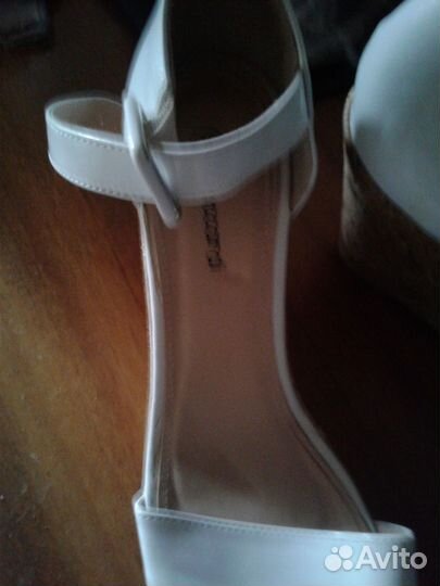 Босоножки женские на платформе 39 размер