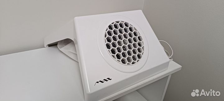 Настольный пылесос для маникюра